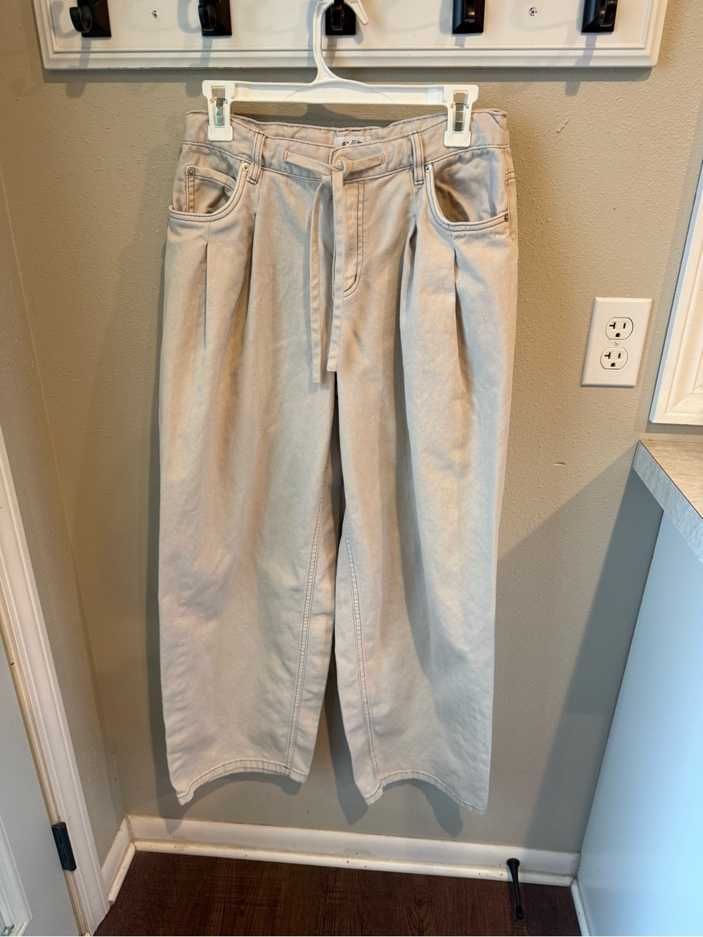 Garage Women’s  Wide -Leg Pleated Pants in Light Beige